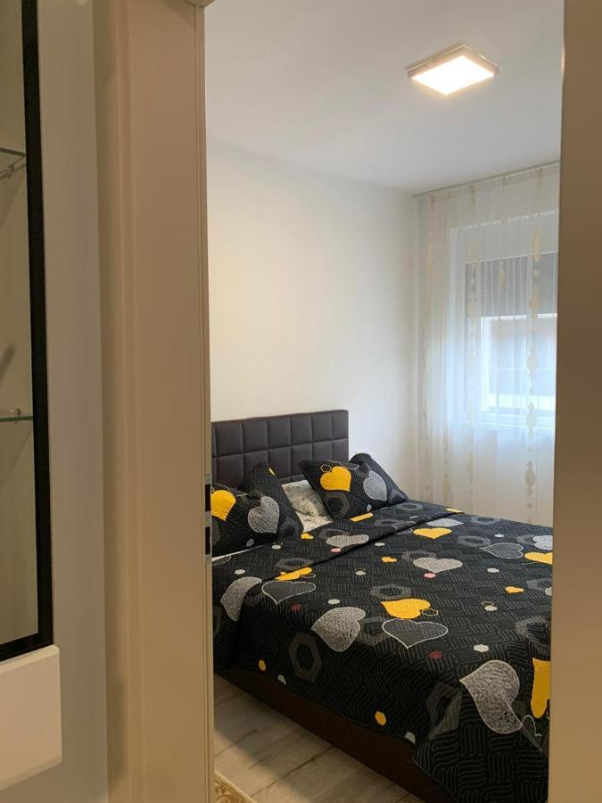 Apartament Cu 2 Camere Gran Varadino Esterno foto