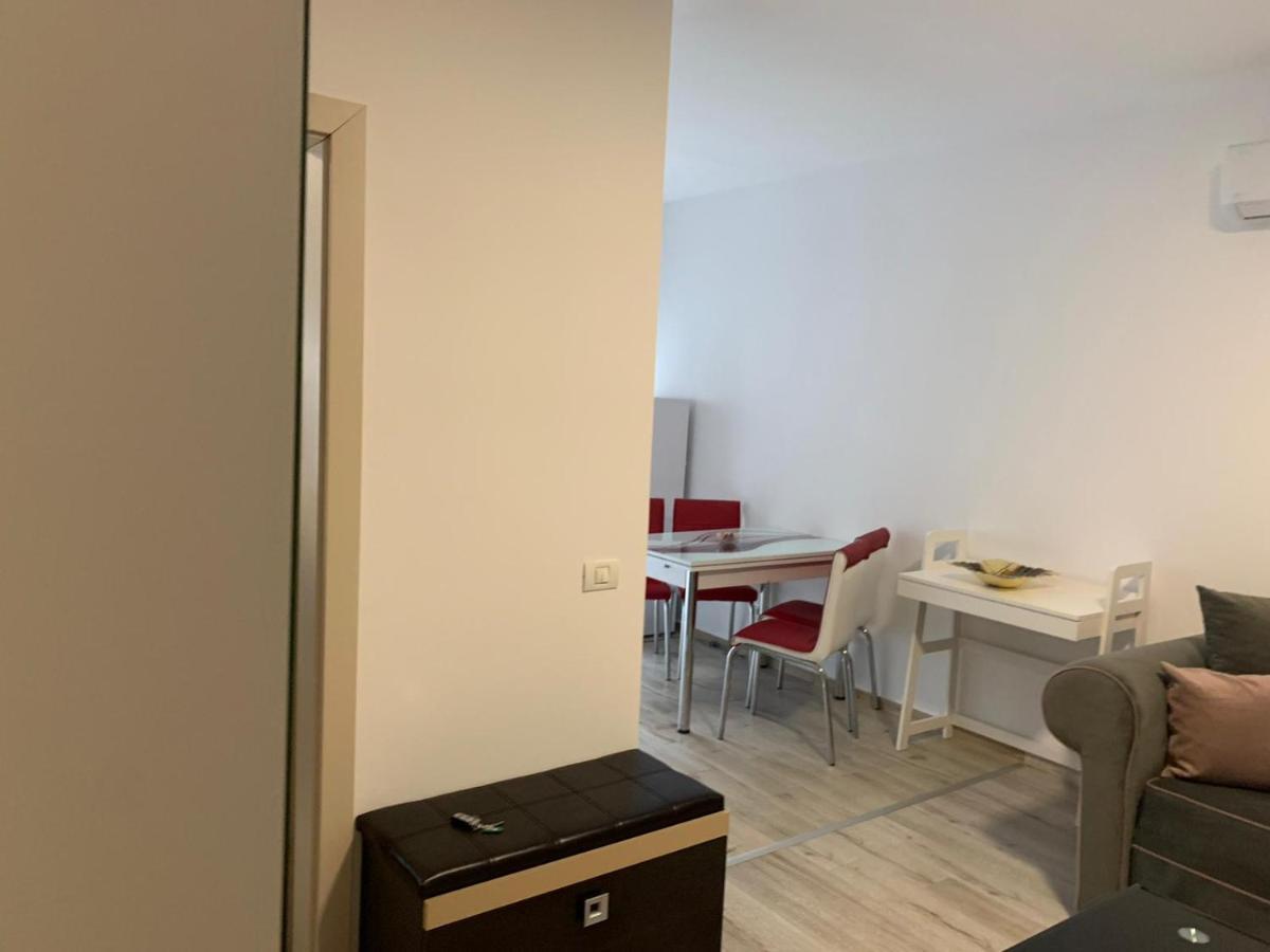 Apartament Cu 2 Camere Gran Varadino Esterno foto